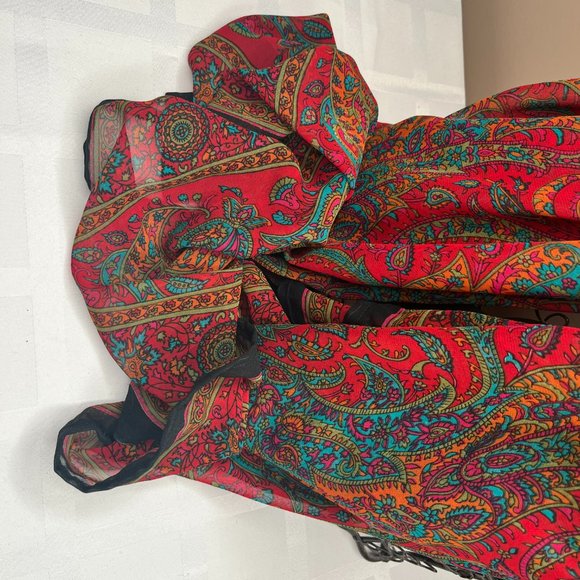 🌺 Vintage 100% Silk Oversized Scarf – Handmade in Spain - Picture 2 of 15